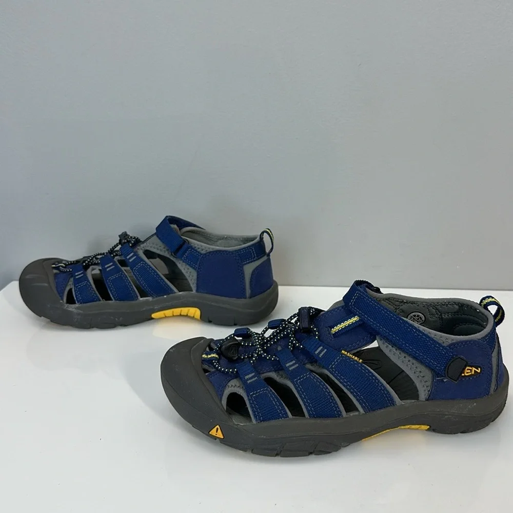 Keen Newport H2 Waterproof Hiking Sandals Size 7